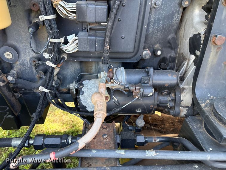 image for item EM0644 2000 Caterpillar Challenger 75E tractor