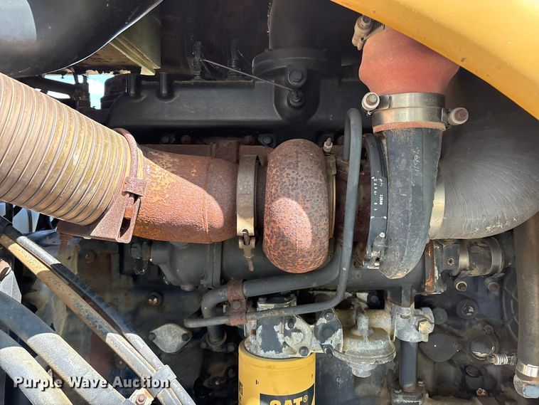 image for item EM0644 2000 Caterpillar Challenger 75E tractor