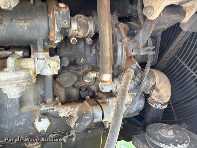 image for item EM0644 2000 Caterpillar Challenger 75E tractor