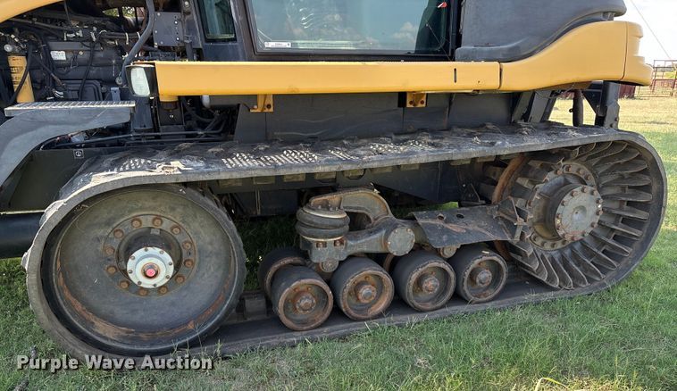 image for item EM0644 2000 Caterpillar Challenger 75E tractor