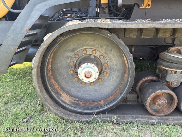 image for item EM0644 2000 Caterpillar Challenger 75E tractor