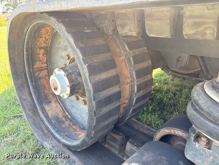 image for item EM0644 2000 Caterpillar Challenger 75E tractor