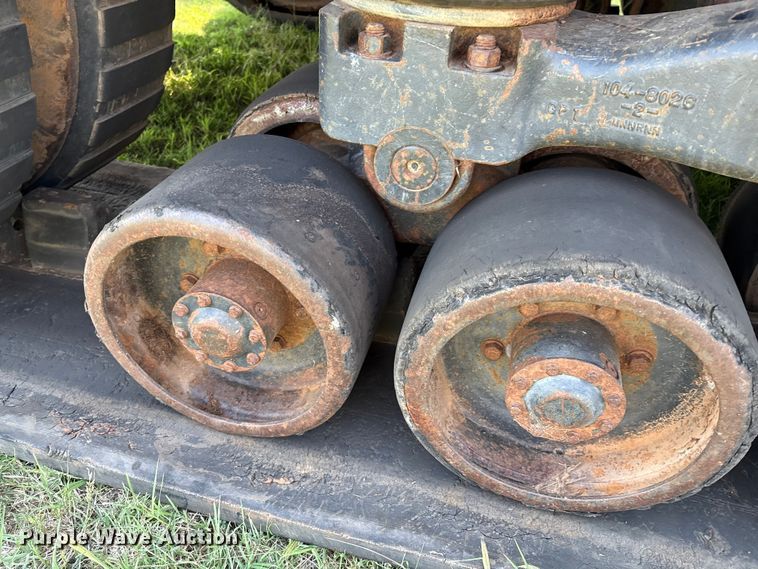 image for item EM0644 2000 Caterpillar Challenger 75E tractor