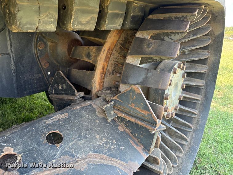 image for item EM0644 2000 Caterpillar Challenger 75E tractor