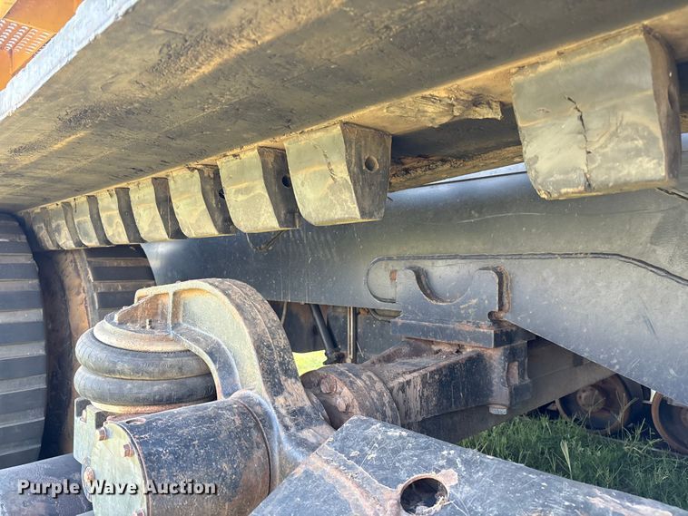 image for item EM0644 2000 Caterpillar Challenger 75E tractor