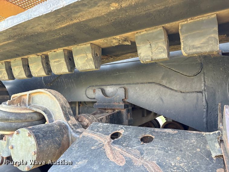 image for item EM0644 2000 Caterpillar Challenger 75E tractor