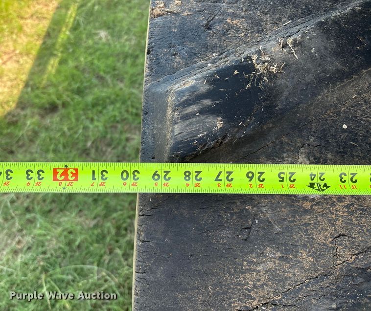 image for item EM0644 2000 Caterpillar Challenger 75E tractor