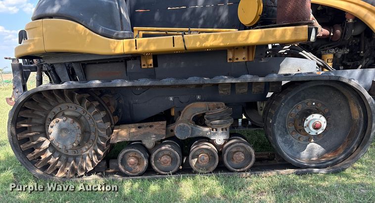 image for item EM0644 2000 Caterpillar Challenger 75E tractor