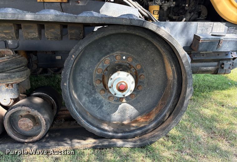 image for item EM0644 2000 Caterpillar Challenger 75E tractor