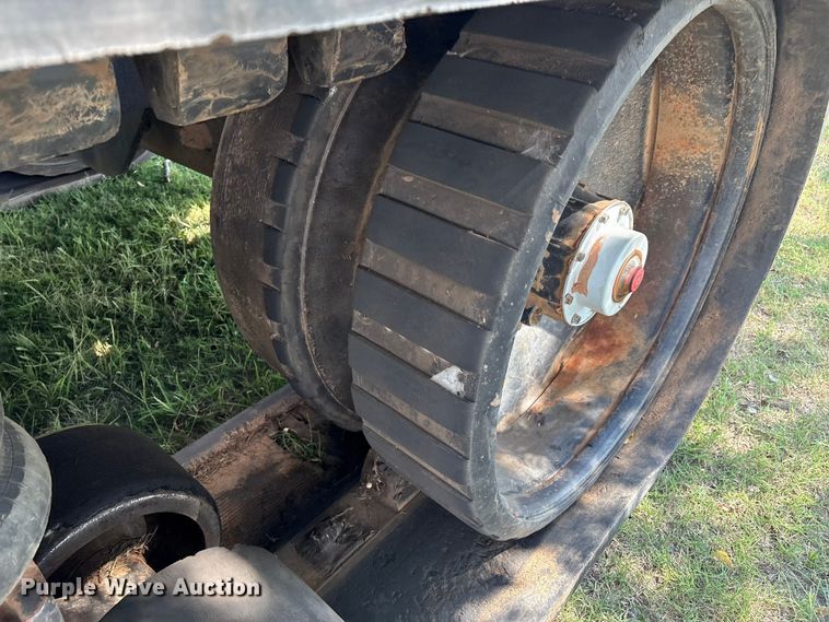 image for item EM0644 2000 Caterpillar Challenger 75E tractor