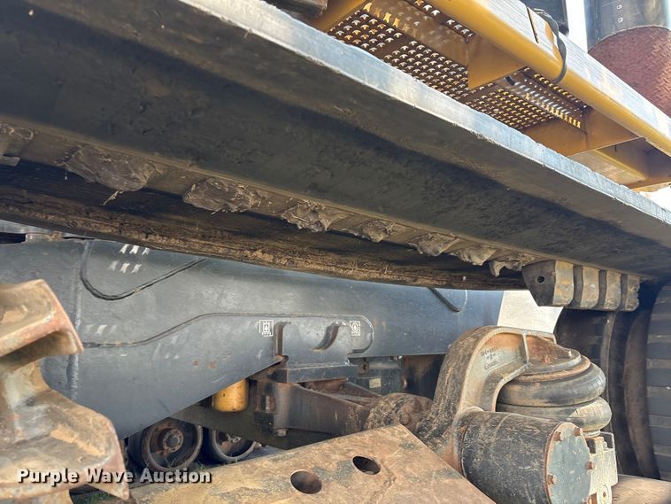 image for item EM0644 2000 Caterpillar Challenger 75E tractor