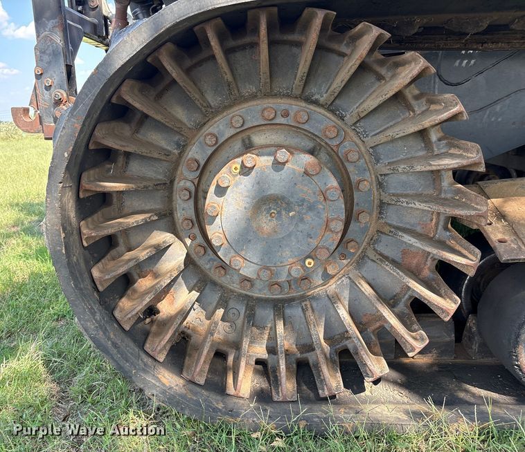 image for item EM0644 2000 Caterpillar Challenger 75E tractor