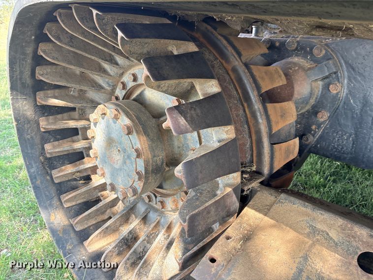 image for item EM0644 2000 Caterpillar Challenger 75E tractor