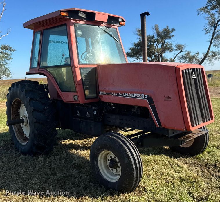 image for item EM8172 1983 Allis-Chalmers 8010 tractor