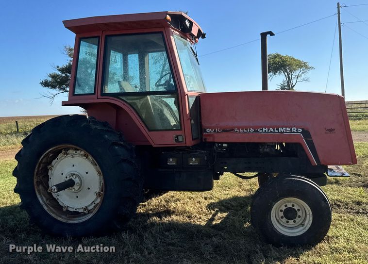 image for item EM8172 1983 Allis-Chalmers 8010 tractor