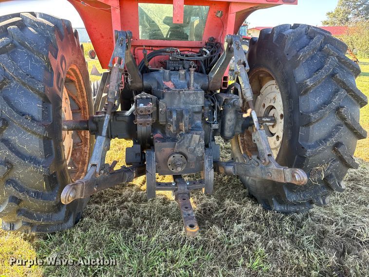 image for item EM8172 1983 Allis-Chalmers 8010 tractor