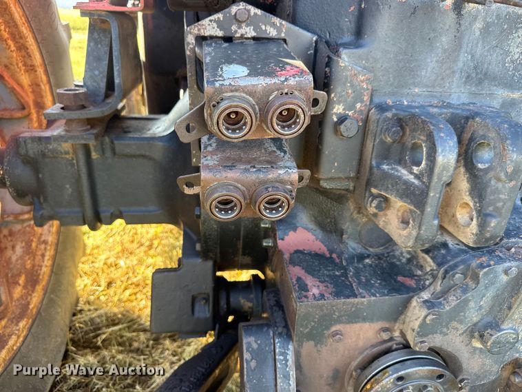 image for item EM8172 1983 Allis-Chalmers 8010 tractor