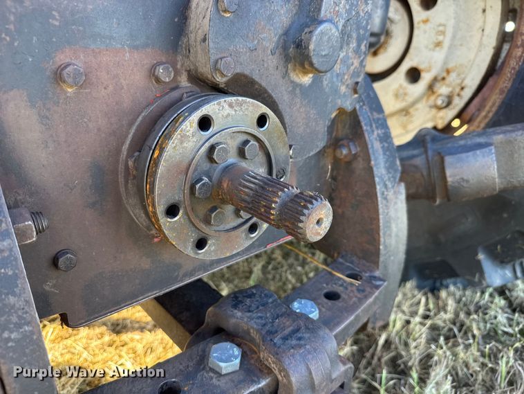 image for item EM8172 1983 Allis-Chalmers 8010 tractor