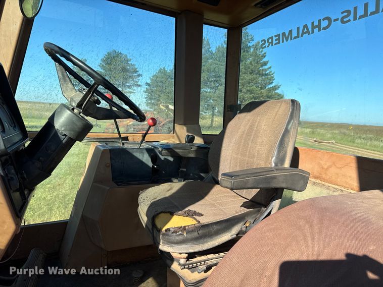 image for item EM8172 1983 Allis-Chalmers 8010 tractor