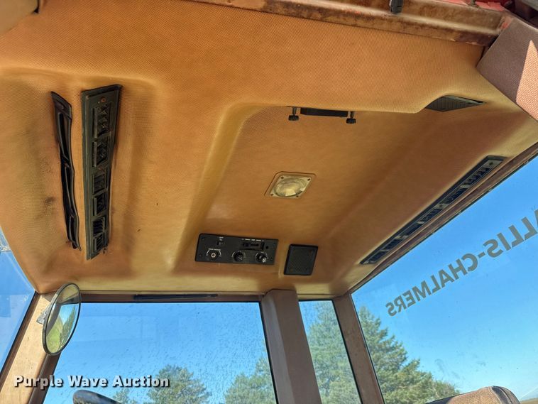 image for item EM8172 1983 Allis-Chalmers 8010 tractor