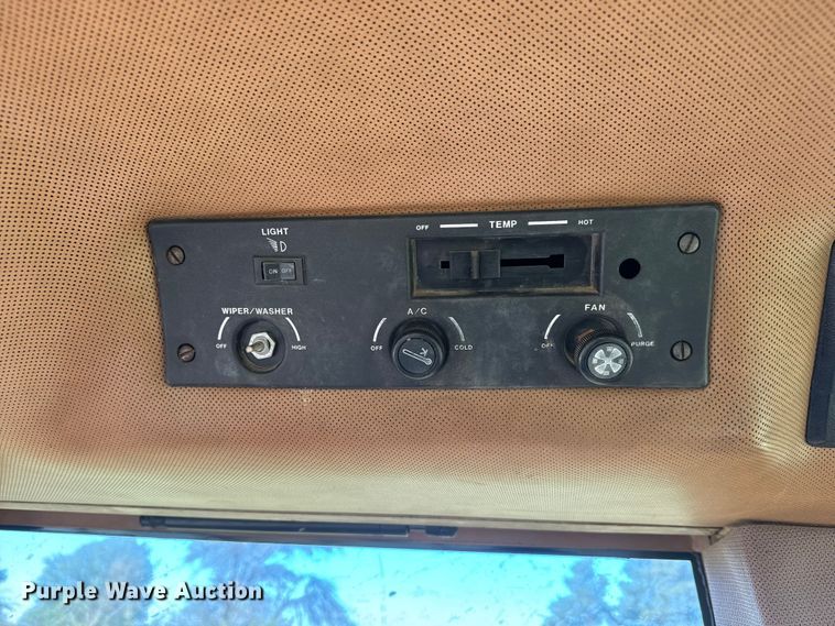 image for item EM8172 1983 Allis-Chalmers 8010 tractor