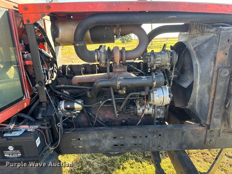 image for item EM8172 1983 Allis-Chalmers 8010 tractor