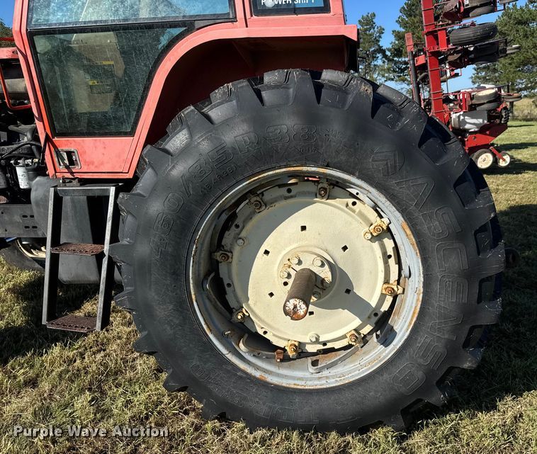 image for item EM8172 1983 Allis-Chalmers 8010 tractor