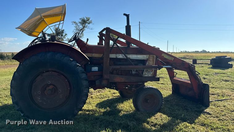 image for item EM8173 1966 International Harvester 806 tractor