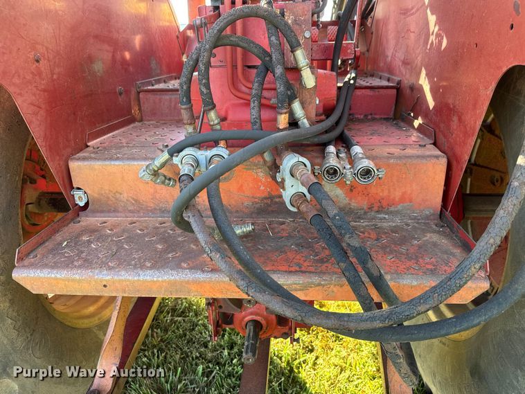 image for item EM8173 1966 International Harvester 806 tractor