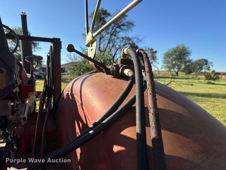 image for item EM8173 1966 International Harvester 806 tractor