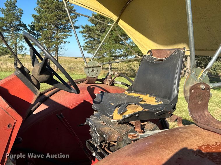 image for item EM8173 1966 International Harvester 806 tractor