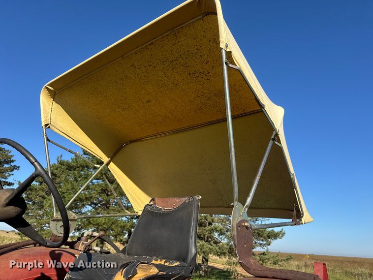 image for item EM8173 1966 International Harvester 806 tractor