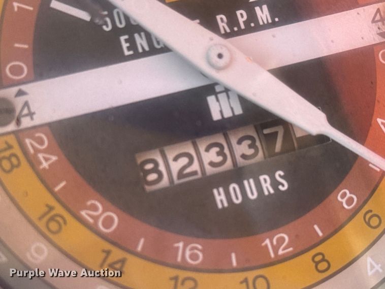 image for item EM8173 1966 International Harvester 806 tractor