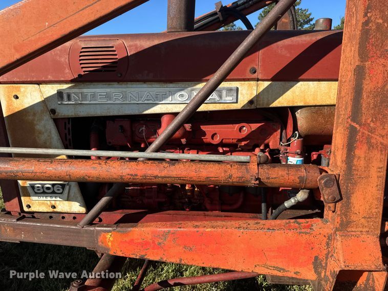 image for item EM8173 1966 International Harvester 806 tractor