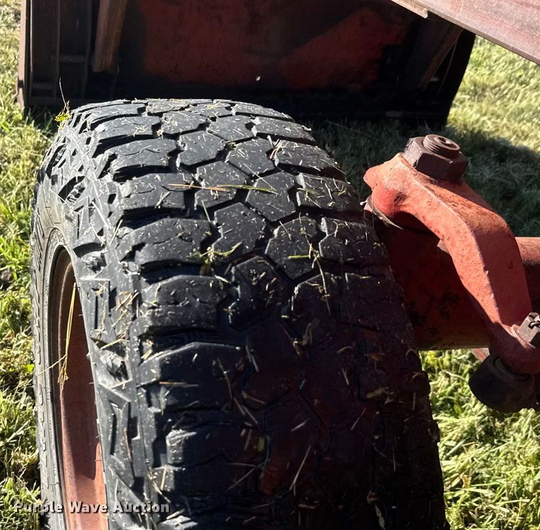 image for item EM8173 1966 International Harvester 806 tractor