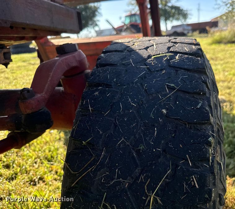 image for item EM8173 1966 International Harvester 806 tractor