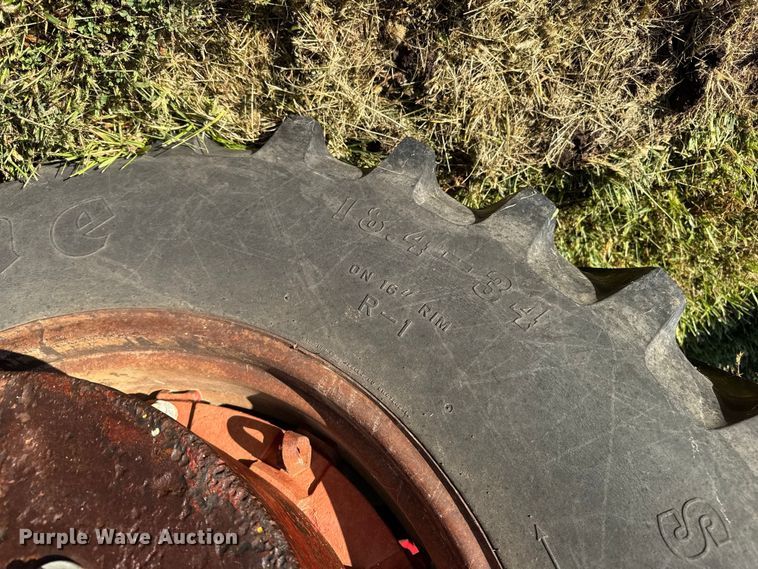 image for item EM8173 1966 International Harvester 806 tractor