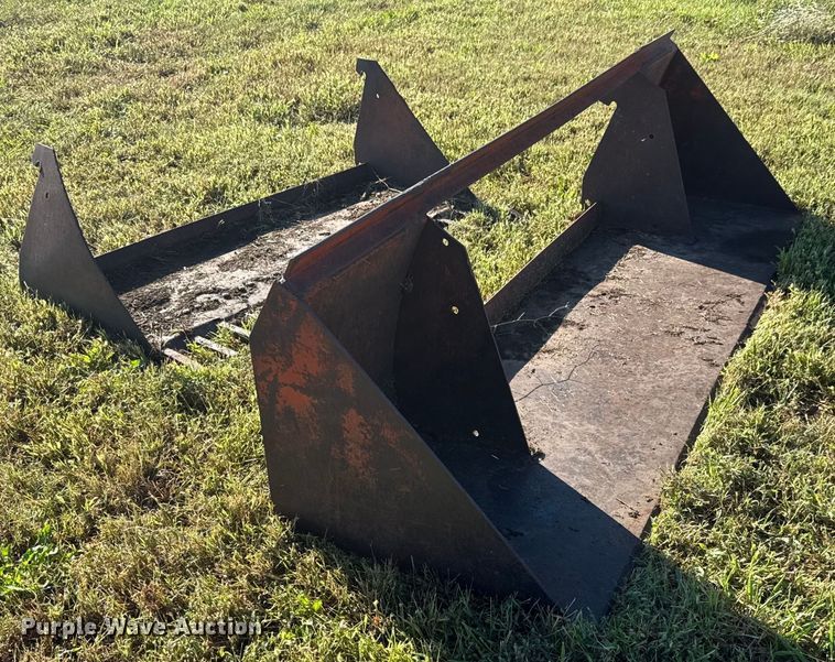 image for item EM8173 1966 International Harvester 806 tractor