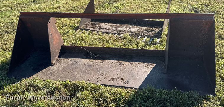 image for item EM8173 1966 International Harvester 806 tractor