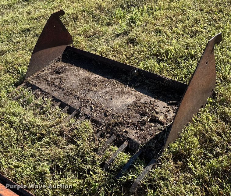 image for item EM8173 1966 International Harvester 806 tractor