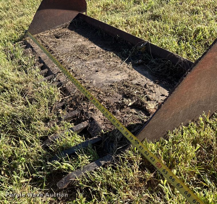 image for item EM8173 1966 International Harvester 806 tractor