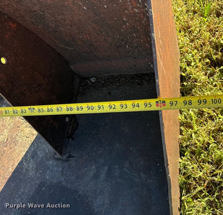 image for item EM8173 1966 International Harvester 806 tractor