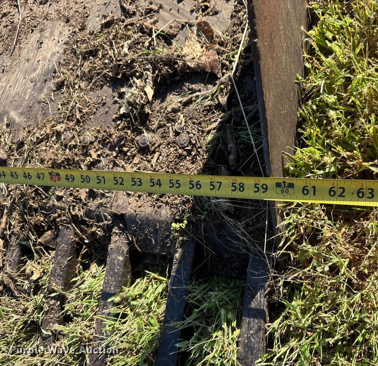 image for item EM8173 1966 International Harvester 806 tractor