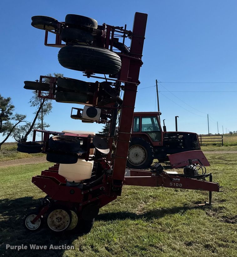 image for item EM8174 White-New Idea 5100 planter