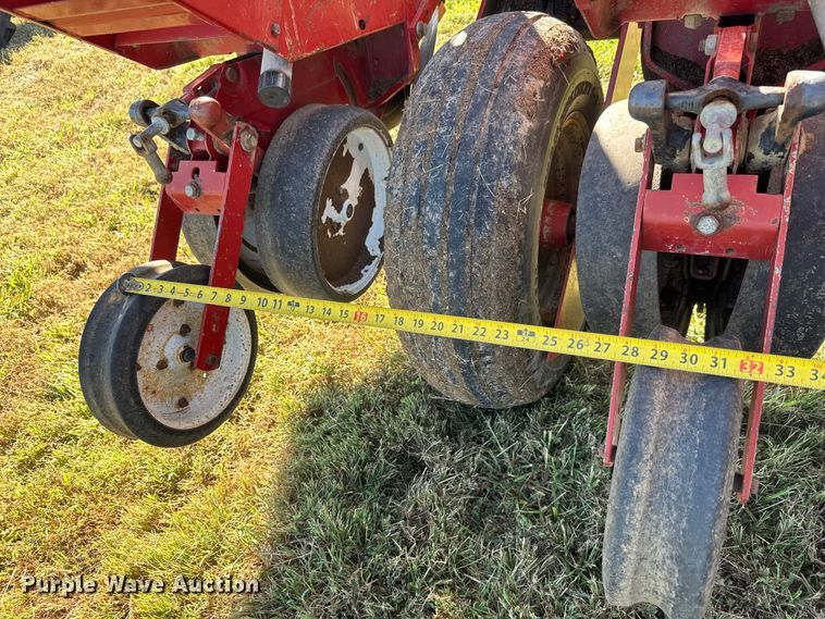 image for item EM8174 White-New Idea 5100 planter