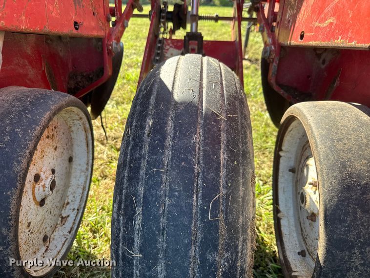 image for item EM8174 White-New Idea 5100 planter