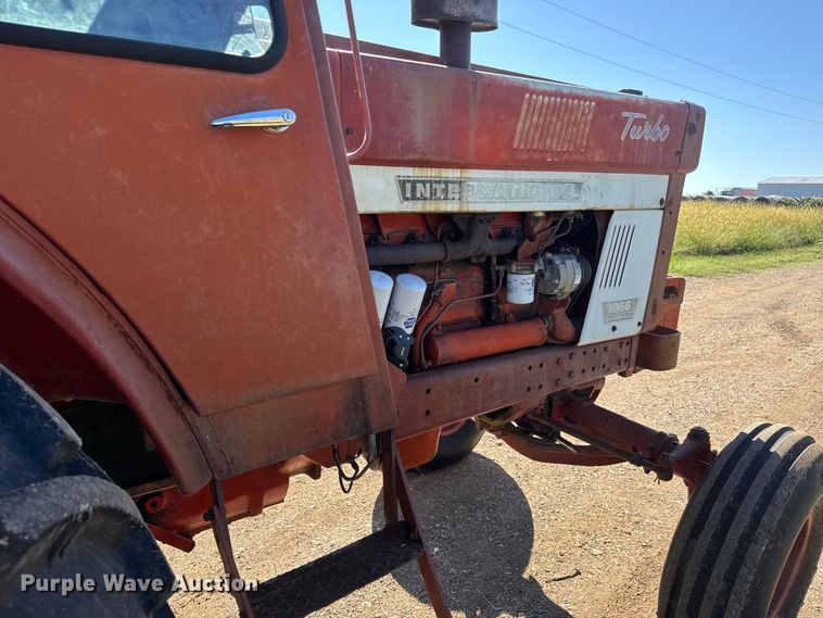 image for item EM8175 1973 International Farmall 1066 tractor