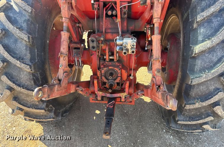image for item EM8175 1973 International Farmall 1066 tractor