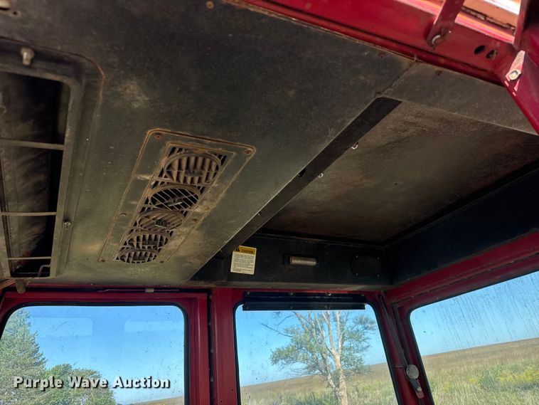 image for item EM8175 1973 International Farmall 1066 tractor