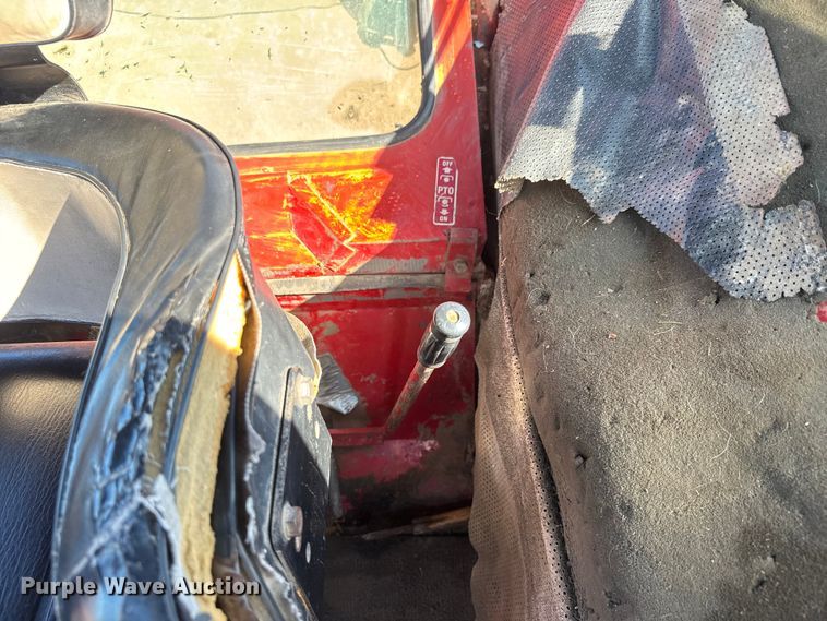 image for item EM8175 1973 International Farmall 1066 tractor